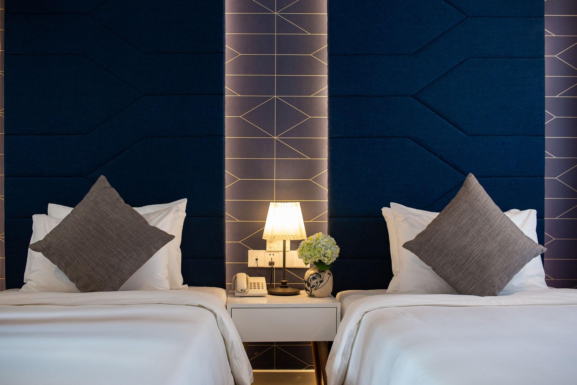 Hotel Solare De Monte & Hanoï